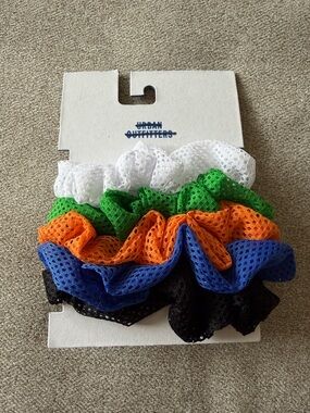 💥3/$20 Urban Outfitters 5 Pack Scrunchies